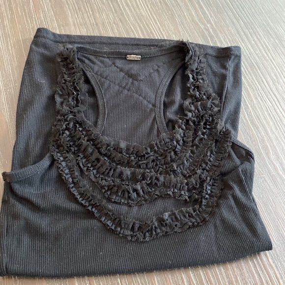 Poof ladies sleeveless tank top in black. Size Large on the tag. - Picture 3 of 8